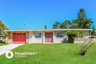 1660 Thoreau St in Titusville, FL - Building Photo