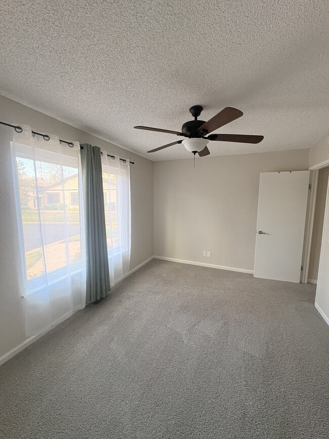property at 3561 S Kittredge St
