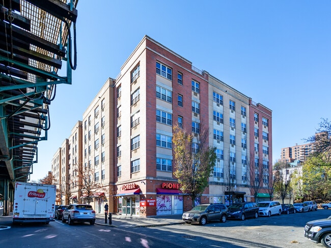 3035 White Plains Rd