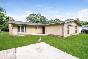 304 Pembrook St in Ladson, SC - Building Photo