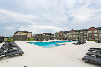 Brick Towne at Prairie Crossing in Waukee, IA - Foto de edificio - Building Photo