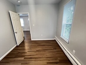 9 Emmet Ter, Unit #1 in Revere, MA - Foto de edificio - Building Photo