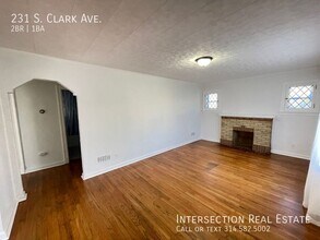 231 S Clark Ave in Ferguson, MO - Building Photo - Building Photo