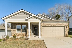 1318 Bluffton Cir in Clarksville, TN - Building Photo