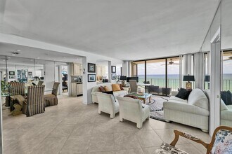 3590 S Ocean Blvd, Unit 703 in South Palm Beach, FL - Foto de edificio - Building Photo