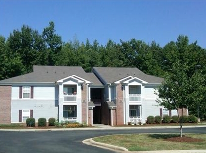 River Wynd Apartments in Clarksville, VA - Building Photo