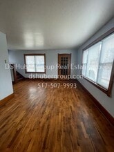 805 Comfort St in Lansing, MI - Building Photo - Building Photo