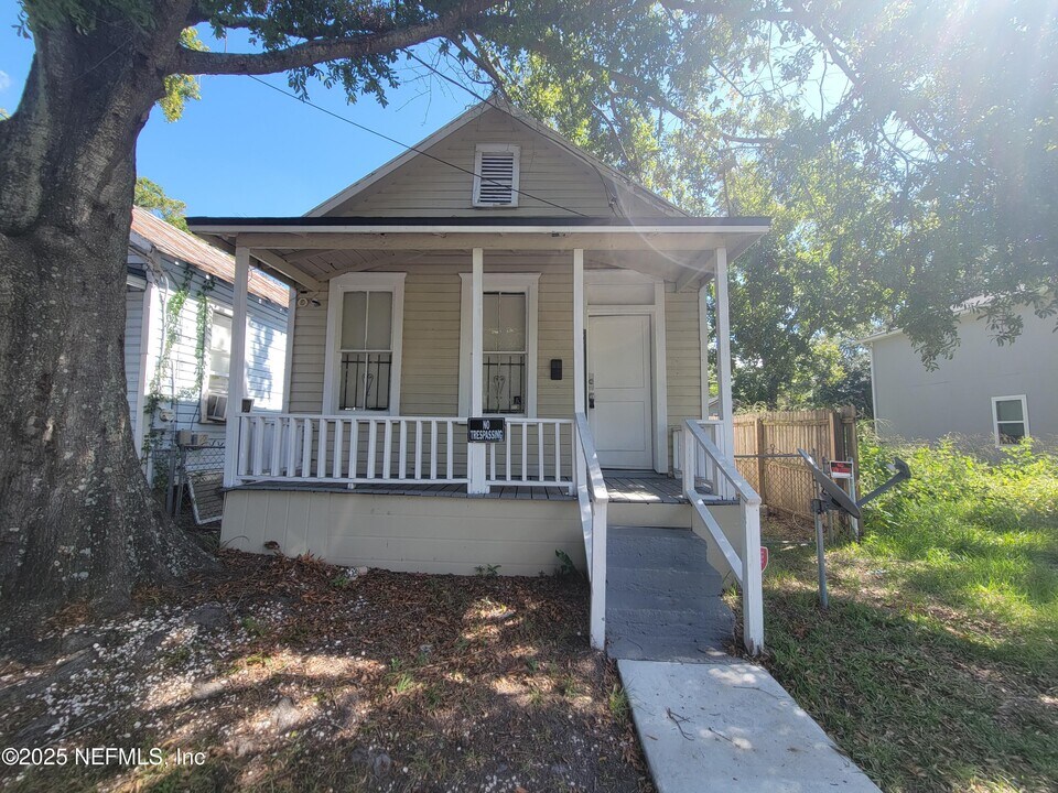 1327 Cleveland St in Jacksonville, FL - Foto de edificio