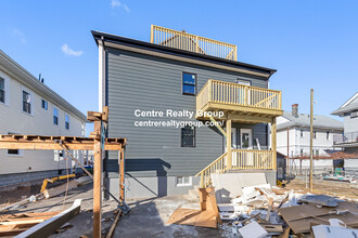 43 Wright Ave, Unit 2 in Medford, MA - Foto de edificio - Building Photo