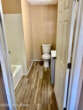 429 Heywood Ave in Louisville, KY - Building Photo - Building Photo