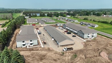 Alexander Estates in Merrill, WI - Foto de edificio - Building Photo