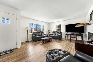 6540 SOM Center Road in Solon, OH - Building Photo - Building Photo