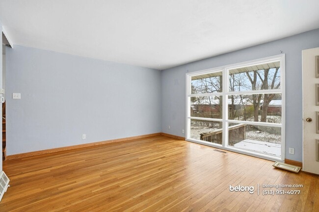 704 Carlsbad Rd in Cincinnati, OH - Building Photo - Building Photo