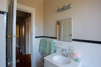 Parkwood Manor Apartments in Upper Darby, PA - Building Photo - Interior Photo