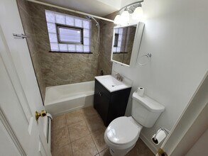 4927 N Lester Ave in Chicago, IL - Building Photo - Building Photo