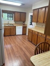 138 -B Summer Pl in Huntsville, TX - Building Photo - Building Photo