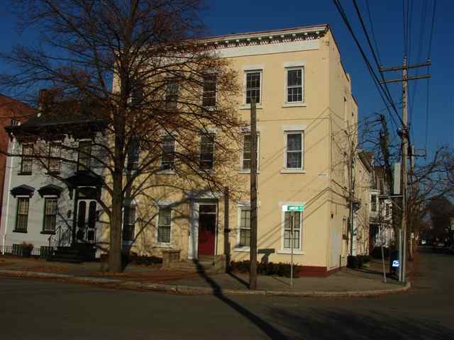 243 Union St in Schenectady, NY - Building Photo