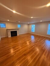 135 Calumet St, Unit #2 in Boston, MA - Foto de edificio - Building Photo