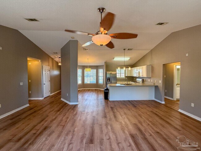 6161 Meursalt Rd in Milton, FL - Building Photo - Building Photo