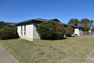 1001 Roky Ct in Fort Worth, TX - Building Photo - Building Photo