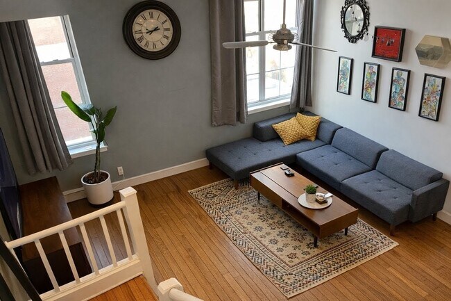 240 Heath St, Unit PH5 in Boston, MA - Foto de edificio - Building Photo