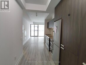 50 Charles St E in Toronto, ON - Building Photo - Building Photo