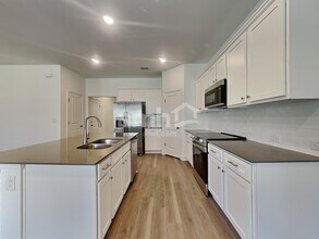 37717 Dusty Saddle Ln in Zephyrhills, FL - Building Photo - Building Photo