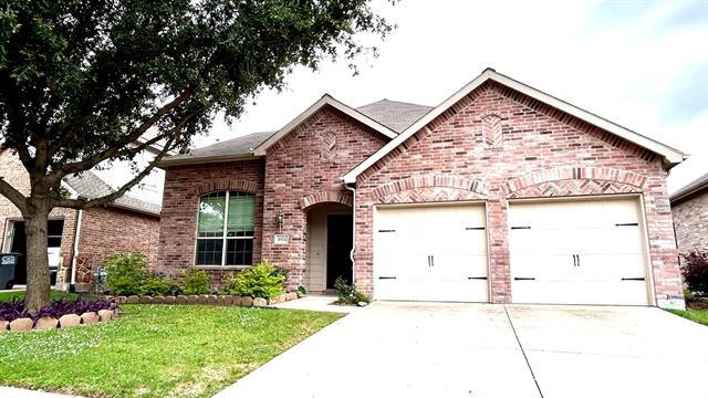 property at 1924 Highland Oaks Dr