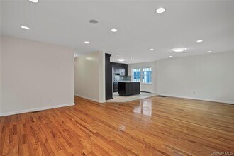 215 Ashford Ave in Dobbs Ferry, NY - Building Photo - Building Photo