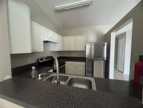 9413 Spring Vale Dr in Orlando, FL - Building Photo - Building Photo