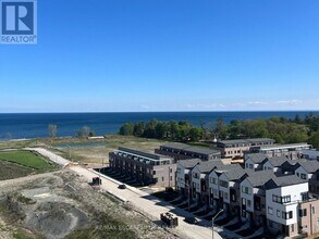 251 Masonry Wy in Mississauga, ON - Building Photo - Building Photo