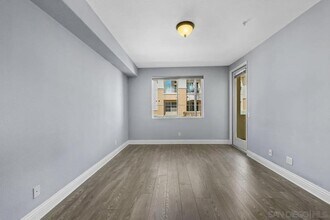 12372 Carmel Country Rd, Unit 202 in San Diego, CA - Foto de edificio - Building Photo