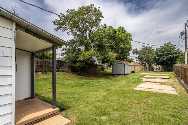 616 N 4th St in Weatherford, OK - Building Photo - Building Photo