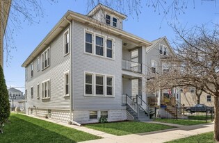 5855 W Leland Ave in Chicago, IL - Building Photo