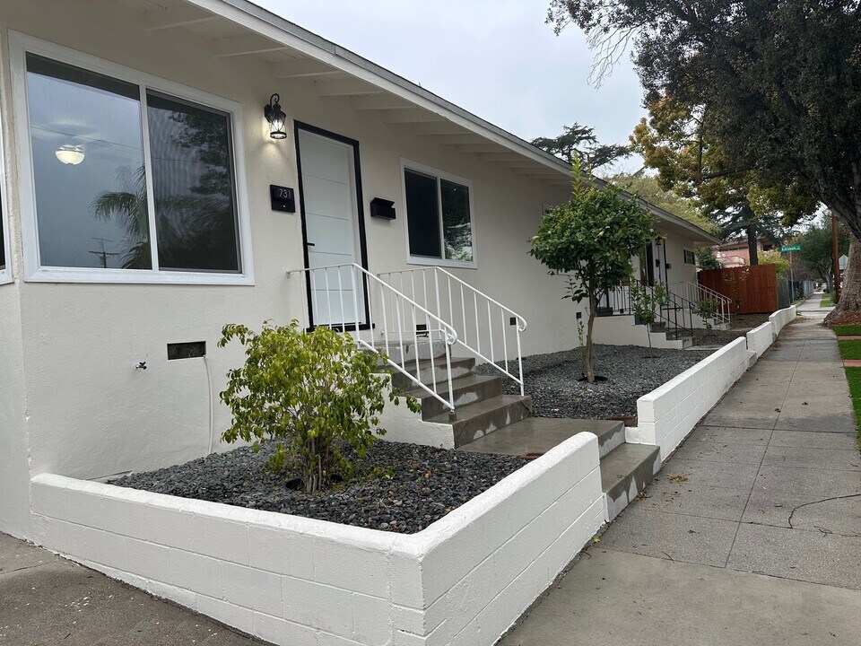 731 N Madison Ave in Pasadena, CA - Foto de edificio