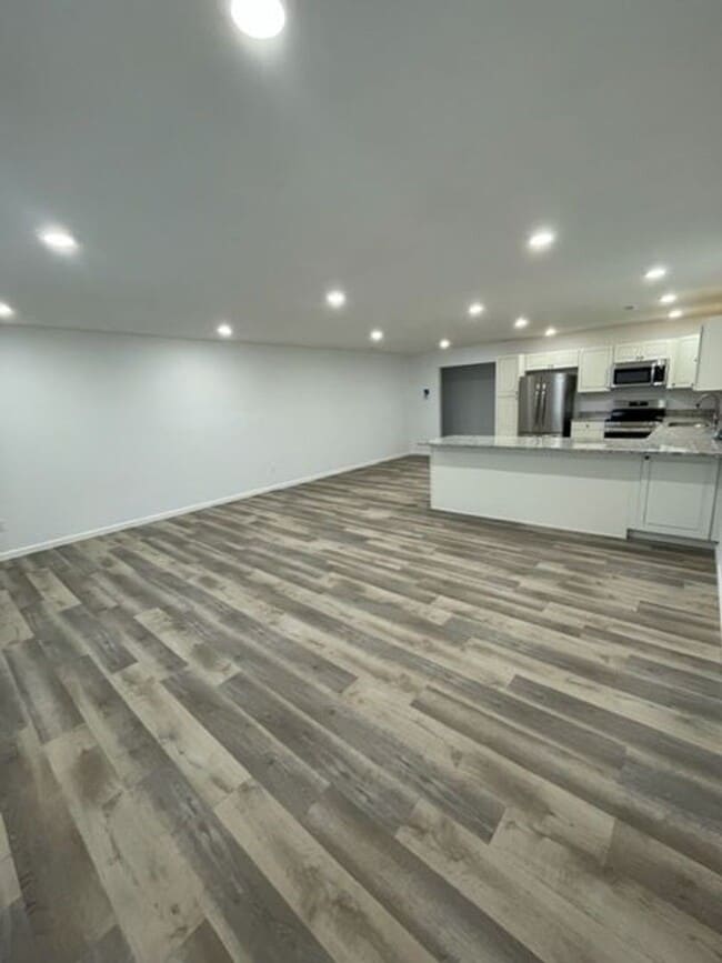 419 E James Dr in Strafford, MO - Building Photo - Building Photo