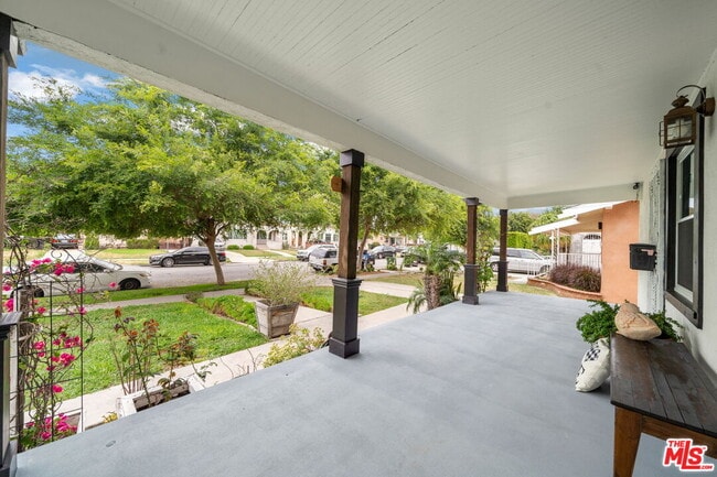 5732 6th Ave in Los Angeles, CA - Building Photo - Building Photo
