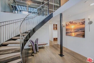 2105 E Balboa Blvd in Newport Beach, CA - Foto de edificio - Building Photo