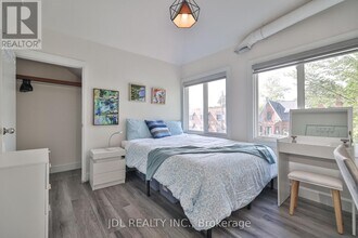 5 Sorauren Ave in Toronto, ON - Building Photo - Building Photo