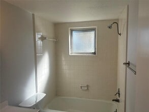 6080 22nd Ave N in St. Petersburg, FL - Building Photo - Building Photo