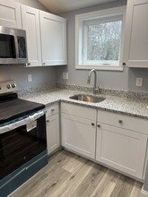 9 Woodville Cir, Unit 8 in Wakefield, MA - Building Photo - Building Photo