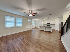 2437 S Park Ave in Sanford, FL - Foto de edificio - Building Photo