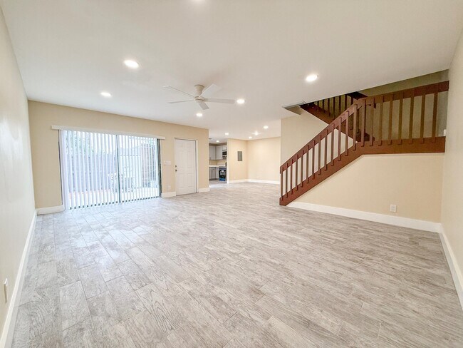1759 N Congress Ave in West Palm Beach, FL - Foto de edificio - Building Photo