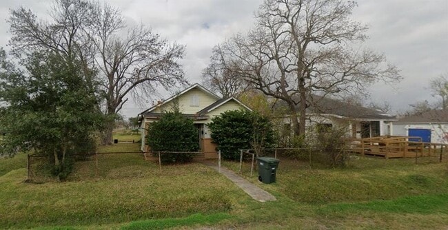 801 13th St in Port Arthur, TX - Building Photo - Building Photo