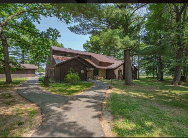 3 Spruce Trl, Unit 3 Spruce in Wisconsin Dells, WI - Foto de edificio - Building Photo