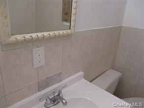 94 Roger Ave in Inwood, NY - Building Photo - Building Photo