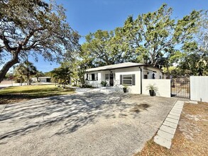 1600 Pasadena Dr in Dunedin, FL - Building Photo - Building Photo