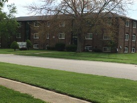 5366 Southgate Blvd, Unit 12 in Fairfield, OH - Building Photo