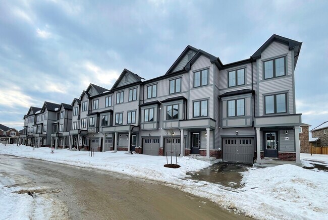 88 Jerome Wy in Bowmanville, ON - Building Photo - Building Photo