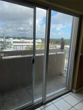 600 NW 32nd Pl-Unit -504 in Miami, FL - Building Photo - Building Photo